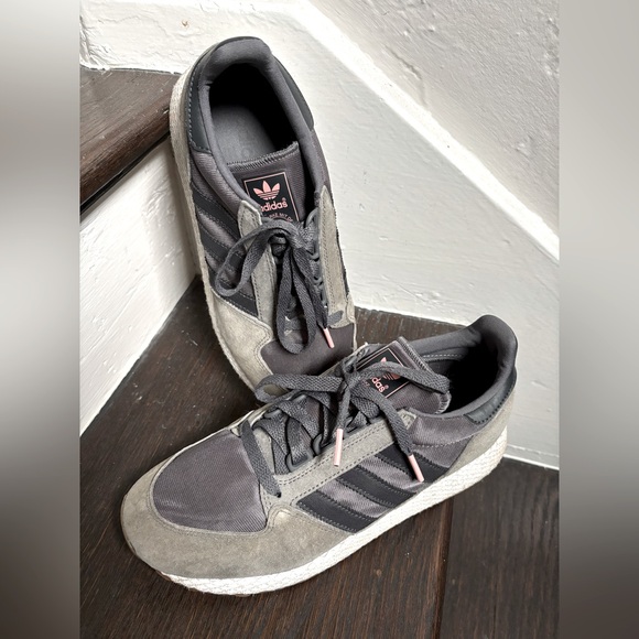 ADIDAS Retrorun Sneakers Women’s 8M Gray with Pink accents suede athletic shoes - Picture 1 of 10